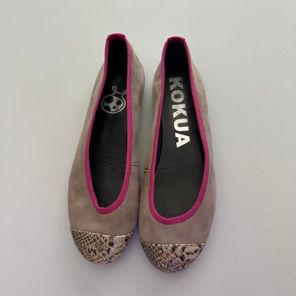 Kokua Barcelona Taupe Suede Ballet Flats Pink Trim Snake Cap Toe Shoes Size 38 - Picture 2 of 7